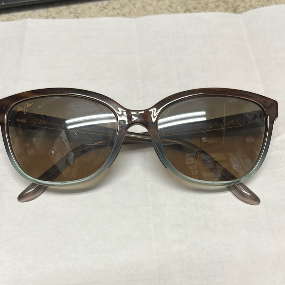 Maui Jim Brown Sunglasses Cat-Eye Gradient